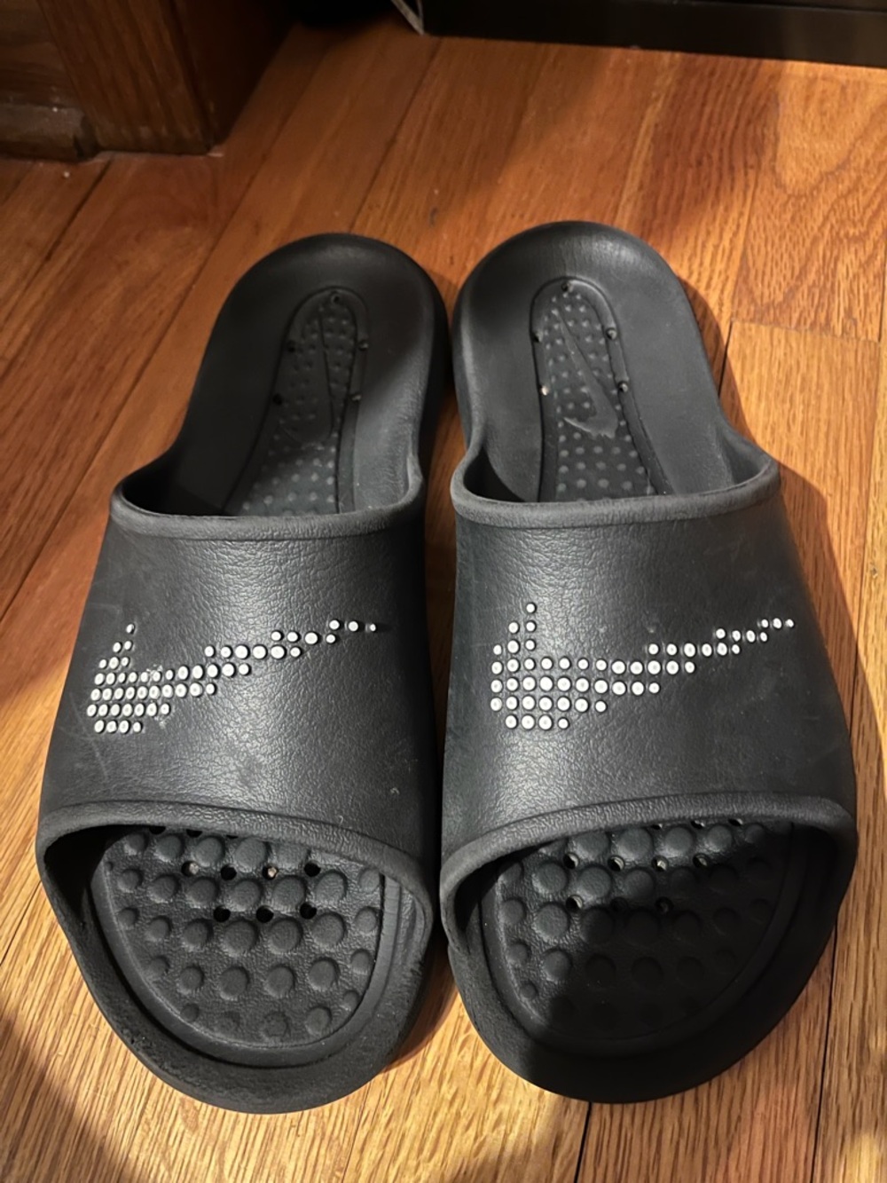 Nike Solarsoft Slide Black White Dotted Swoosh Sandals size 9